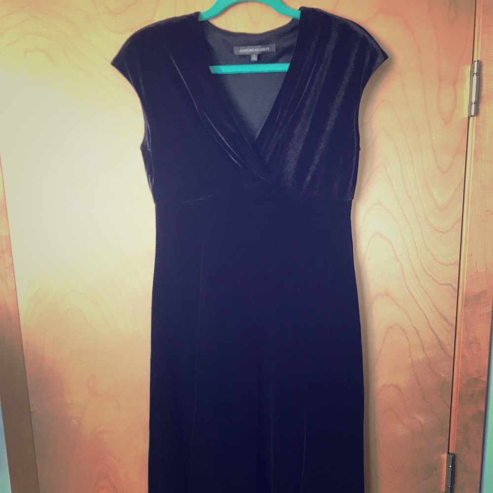 Jones Wear black stretch velvet a-line dress 8